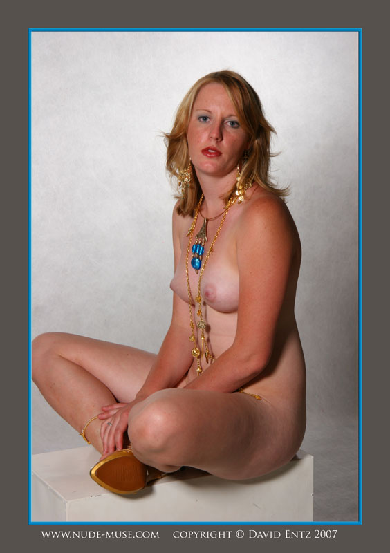 Laura howard nude.