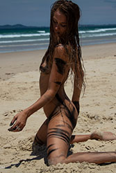 elly beach body art