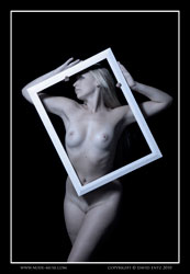 joyce nude frame