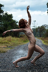 nisse on  the nude track