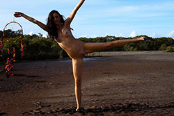 stephanie dreamcatcher video